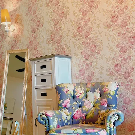 Ipoh Majestic Cozy With Baby Cot -6 Pax- Free Parking By Aftertea Home Exterior photo